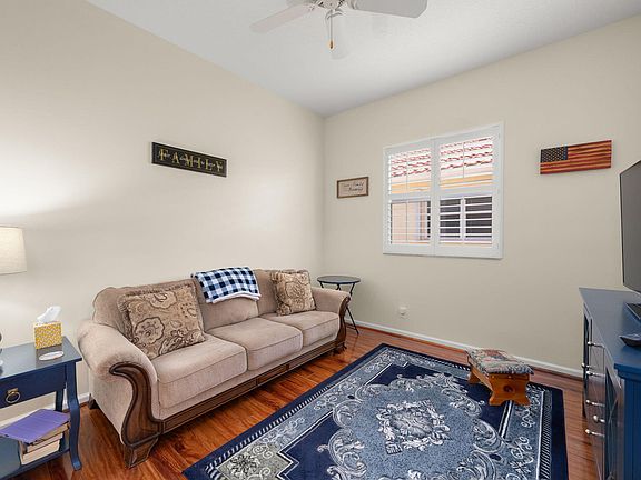 5th image of 305 NW Springview Loop