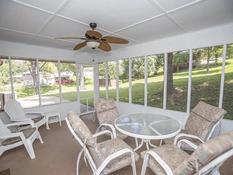 223 Mary Dr — Photo 18