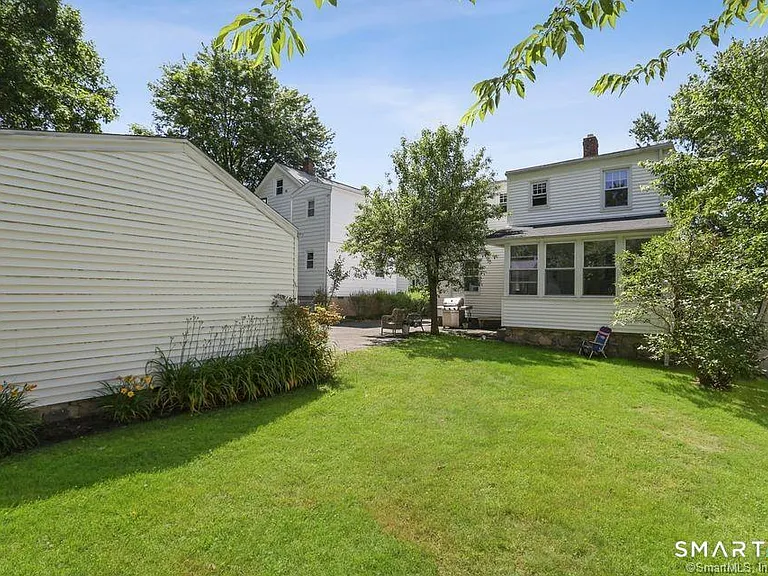24 Henry St — Photo 15