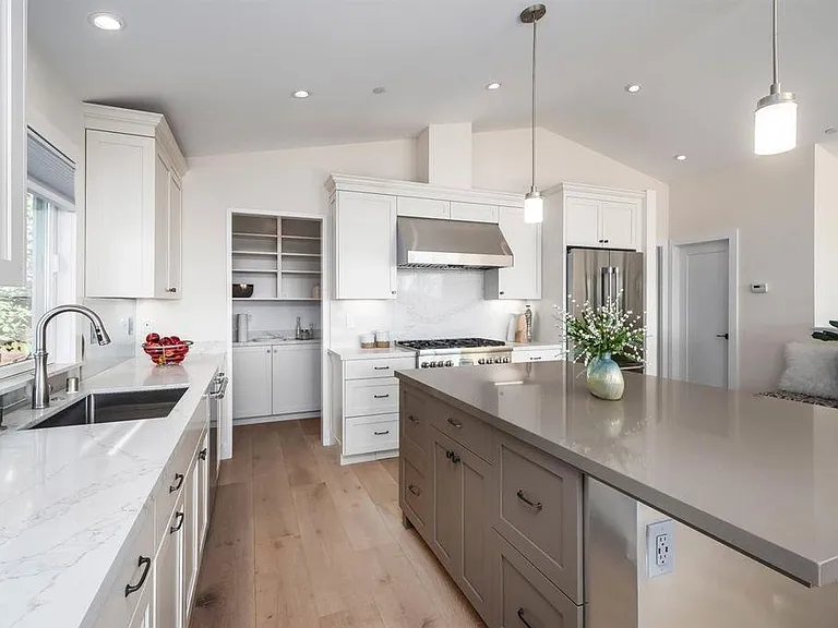 60 Marina Court Dr — Photo 32