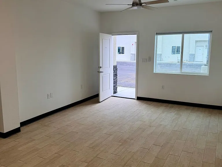 1134 S Palm Ave — Photo 22