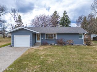 1319 Radisson Rd, Crookston, MN 56716