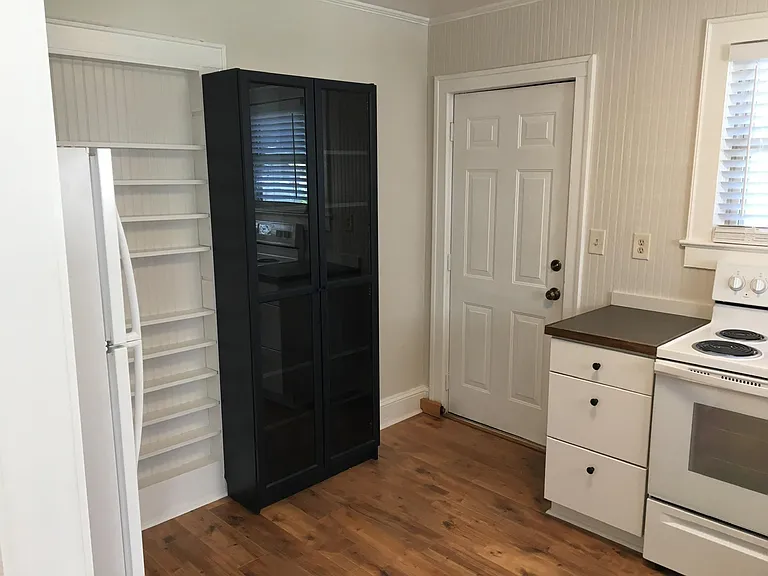 16 Hawthorne Ln — Photo 6