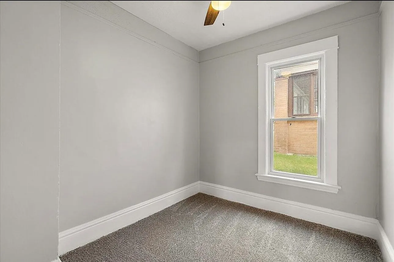 3 bed, 1000 sqft, $1,850 — Photo 3