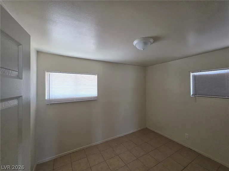 910 Magnolia Ave — Photo 9