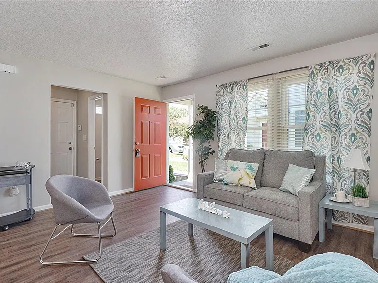 6226 Oakglen Dr — Photo 16