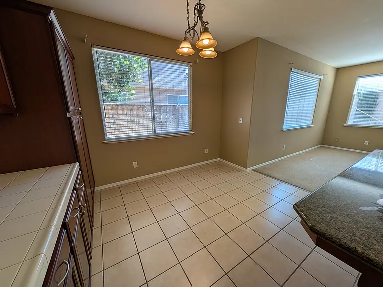 753 W Bordeaux Ln — Photo 11
