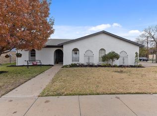 6869 McCoy Dr, Watauga, TX 76148