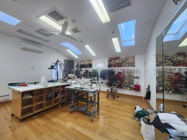 63-29 Dry Harbor Road image 8 of 13