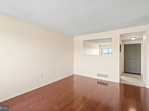 3rd image of 2001 Hamilton St APT 723