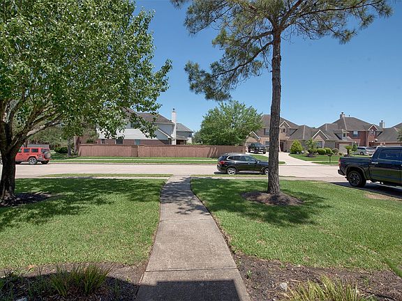 5th image of 2633 Bay Shore Dr