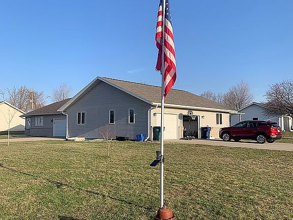 Corner south East side yard