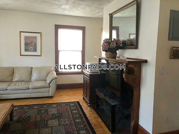 4th image of 36 Linden St APT 21