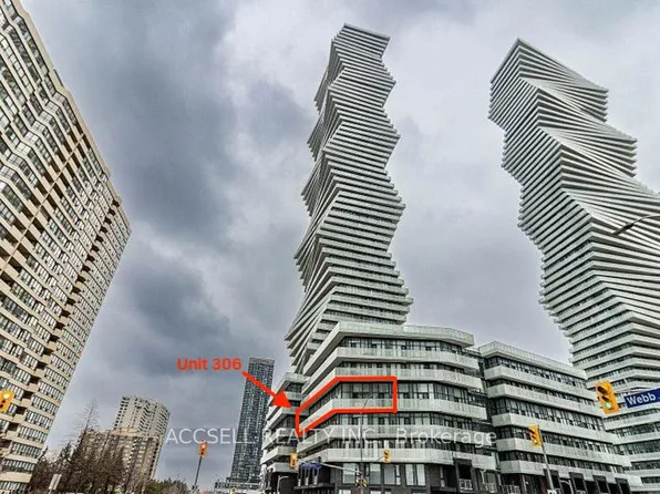 3883 Quartz Rd #306, Mississauga, ON L5B 3V6