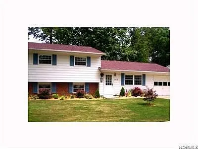 5014 Mapleview Dr photo 1