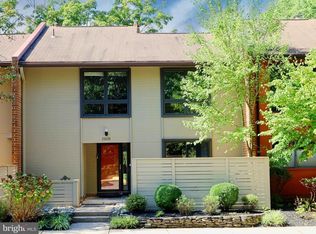 11633 Hunters Green Ct, Reston, VA 20191