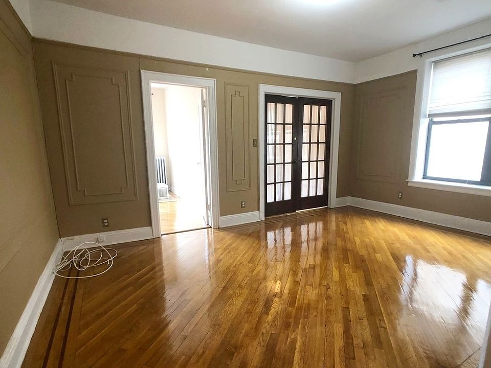 1st image of 19-23 Ditmars Blvd #3A