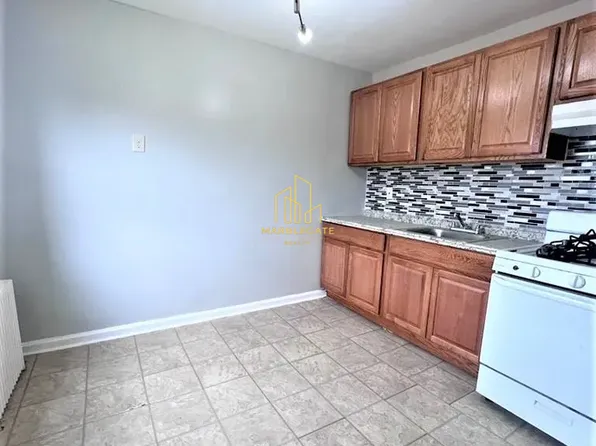 343-342 Schley St, Newark, NJ