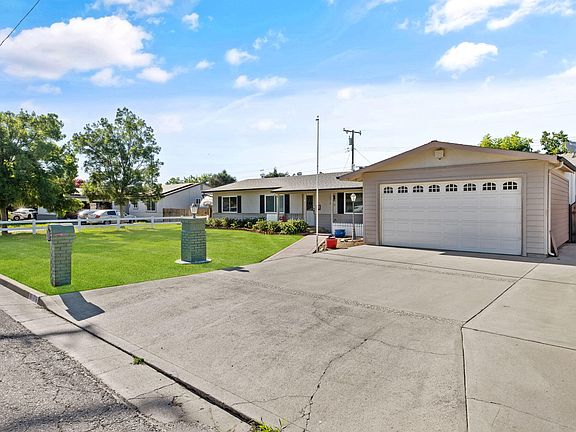 3rd image of 1716 E Academy Avenue