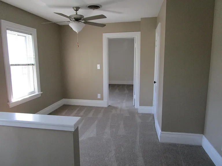 353 Alexander St — Photo 8