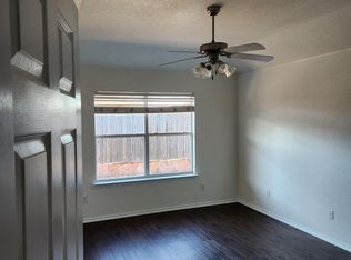 989 Mesa Vista Dr, Crowley, TX 76036