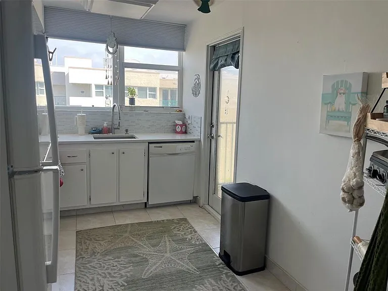 1237 S Hillsboro Mile N #601 — Photo 15
