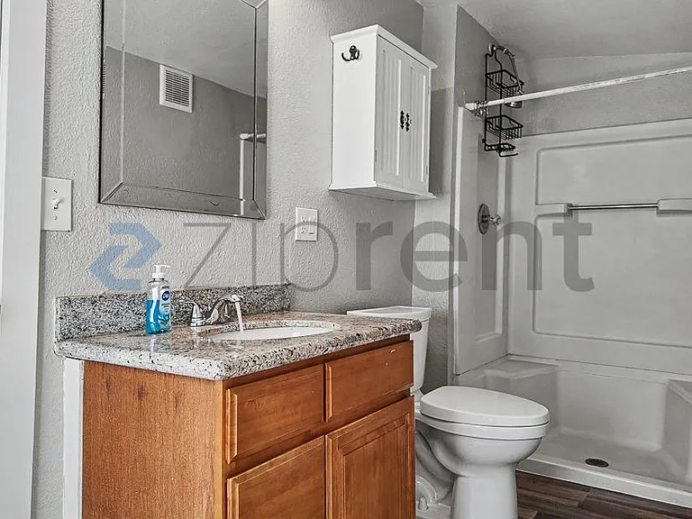 517 13th St #B — Photo 16