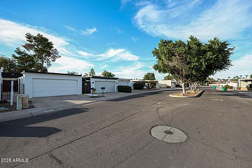 194 Laguna Dr E Photo 1