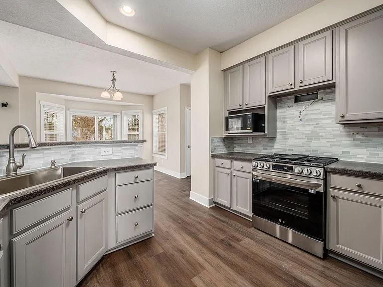 7302 Claddaugh Ln — Photo 19