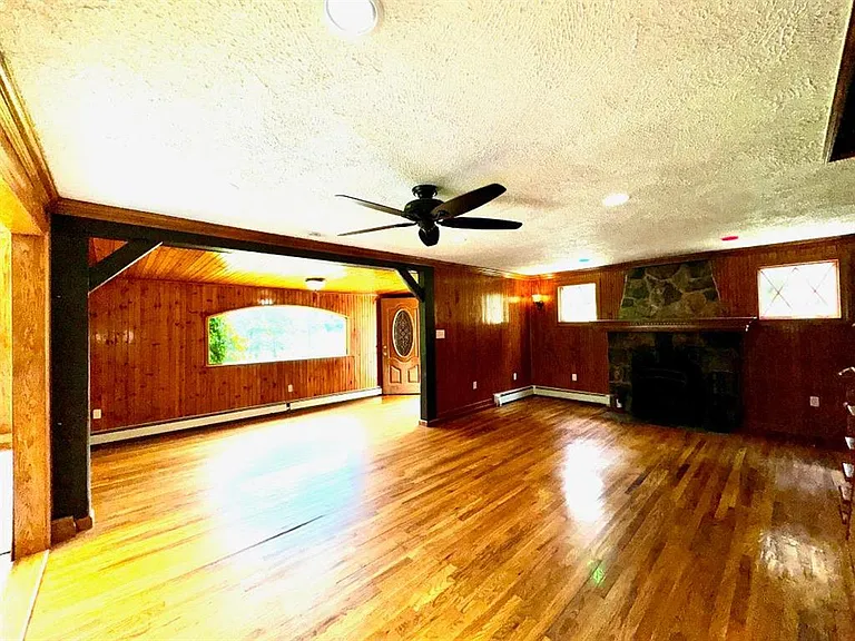 8 Lake Ave — Photo 23