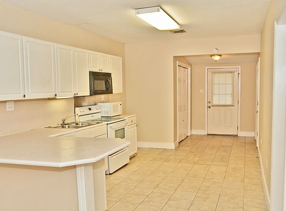 2nd image of 117 Raymond St