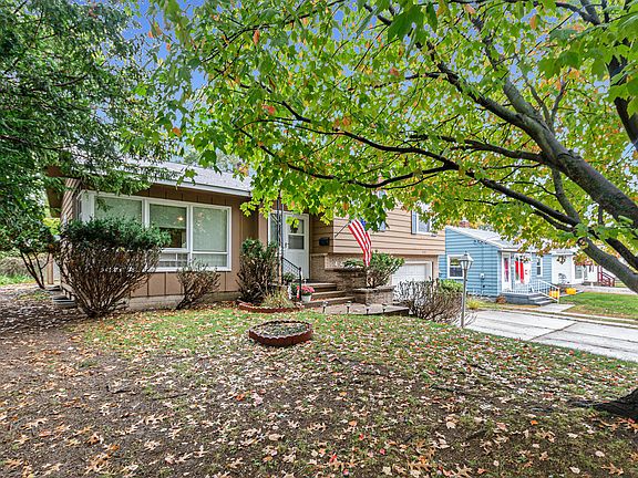 3rd image of 1219 Dorroll St NE
