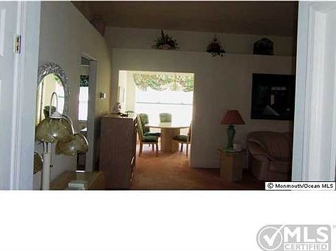 3rd image of 1239A Thornbury Ln