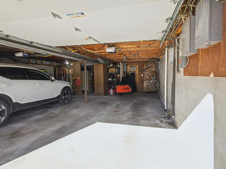 4426 Mission Rd — Photo 17