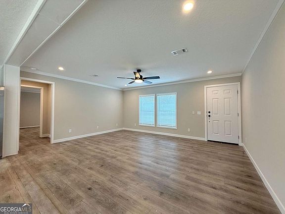 3rd image of 5246 Owens Rd