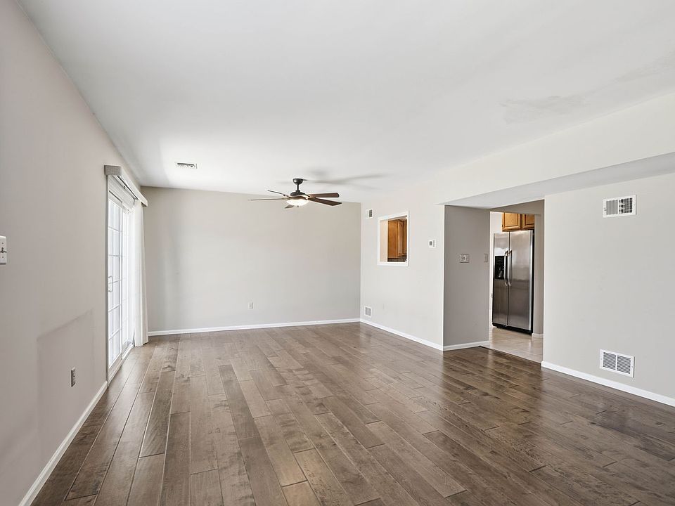 1st image of 106 Spring Ridge Ct