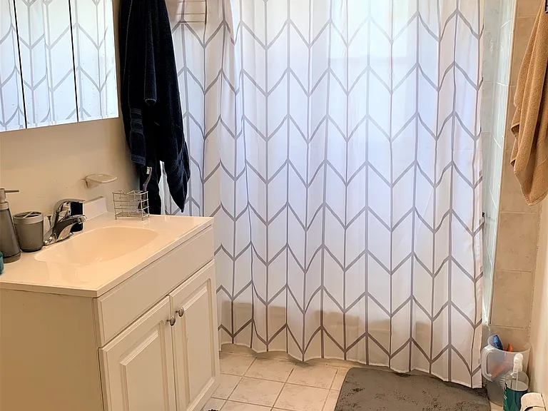 532 E 7th St #2 — Photo 11