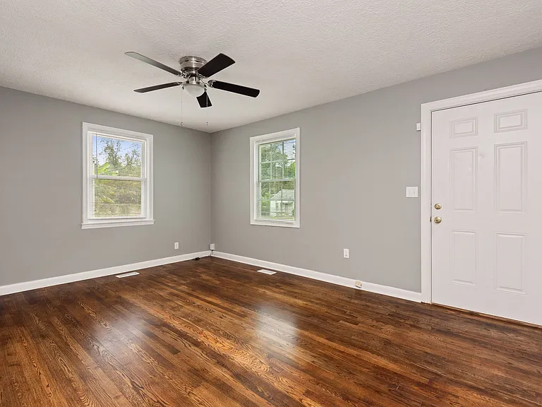 3500 S Haven Rd SE — Photo 4
