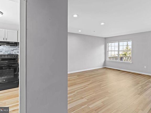 5th image of 4655 Penzance Pl