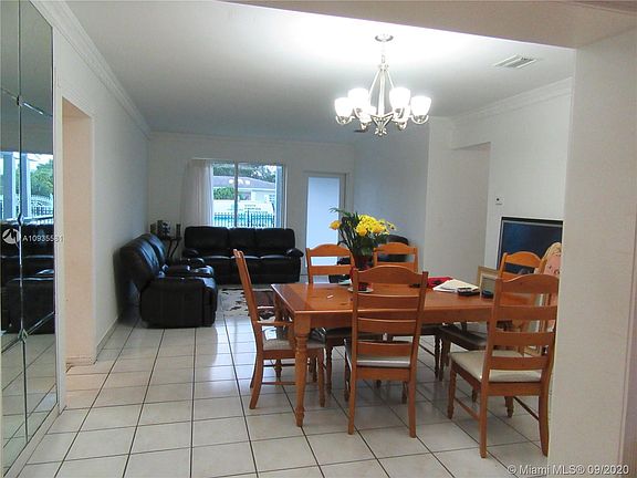 4th image of 140 NW 190th St #0