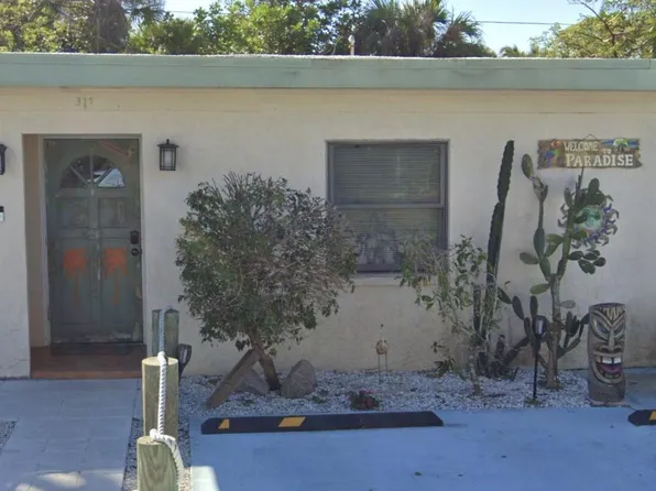 317 Winslow Cir, Cocoa Beach, FL 32931