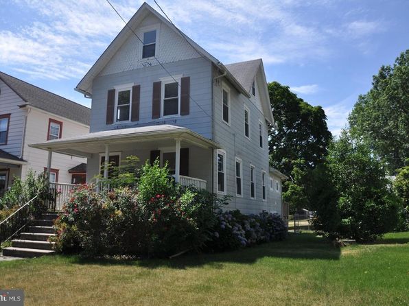 241 Maple Ave