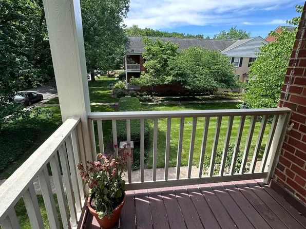 6614 Boulevard Vw APT B1, Alexandria, VA 22307