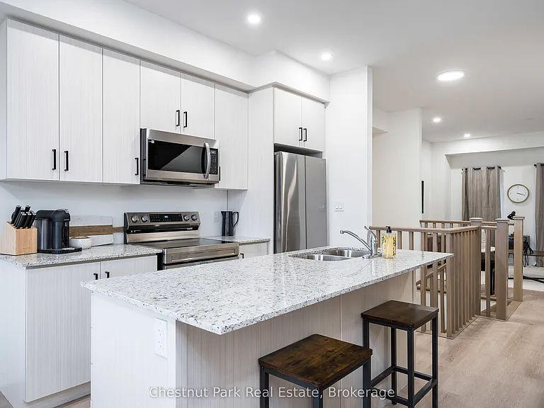 35 Dawson Dr #3 — Photo 7