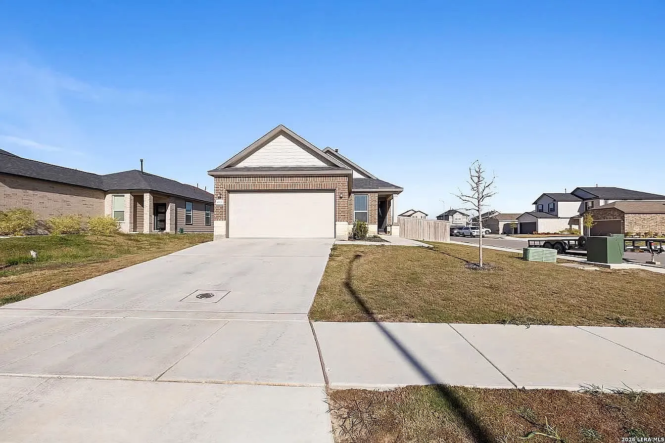 3 bed, 1416 sqft, $1,946 — Photo 1