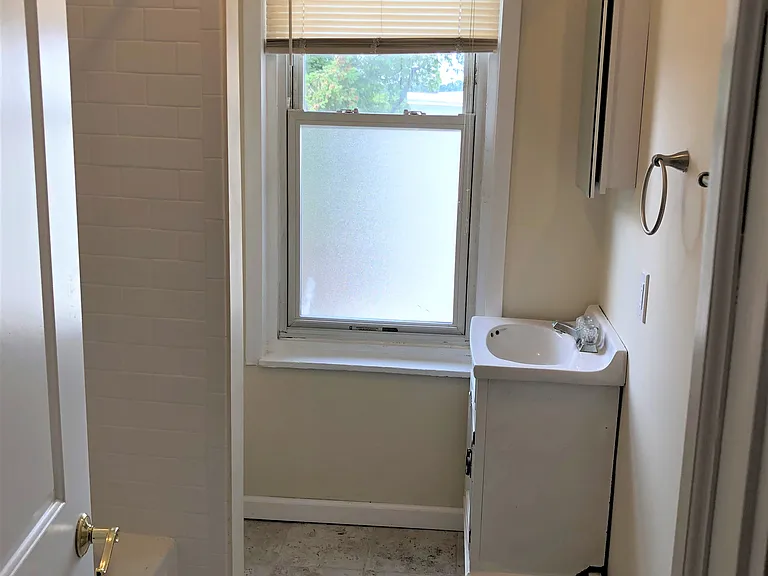 247 Green Ln — Photo 2