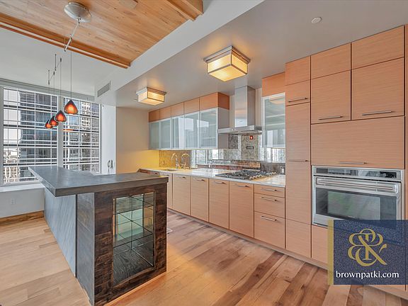 5th image of 301 Mission St APT 27E