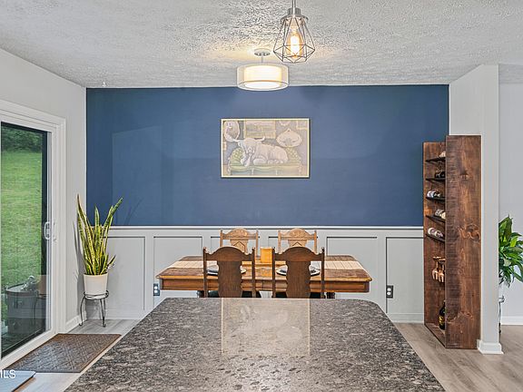 4th image of 311 Berkley Ct