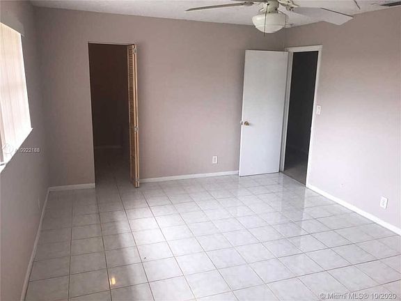 5th image of 608 NE 29th Dr APT 2
