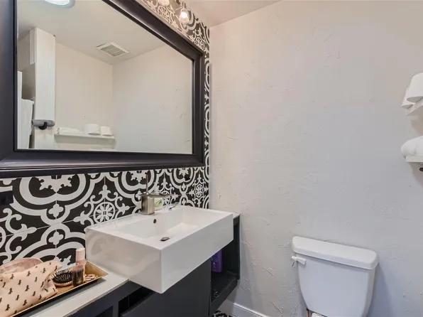 1315 E M Franklin Ave #A, Austin, TX 78721